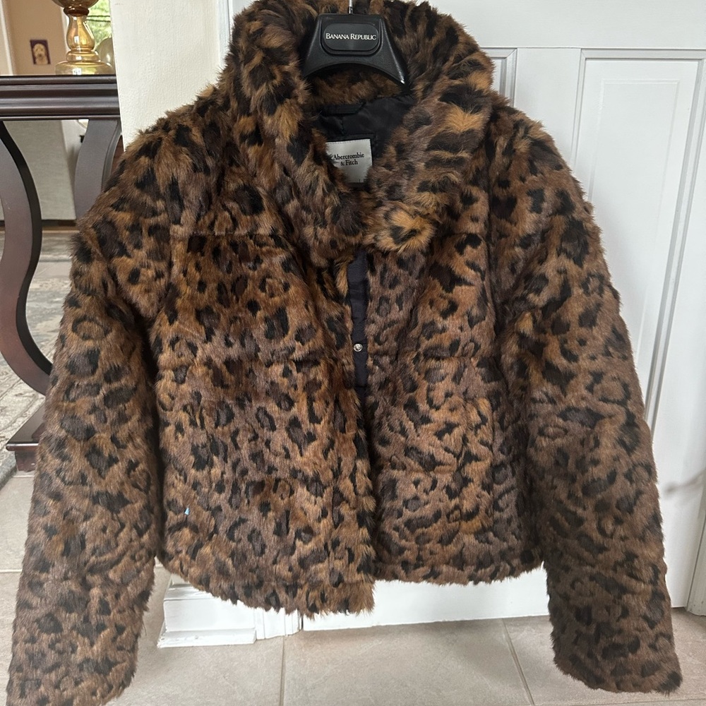Abercrombie & Fitch faux fur ladies puffer jacket in leopard print sz large NWOT